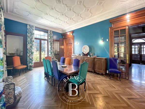 Chambéry, Maison 9 Chambres -  508 m² à vendre