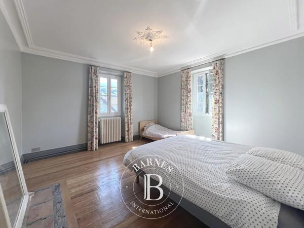 Chambéry, Maison 9 Chambres -  508 m² à vendre