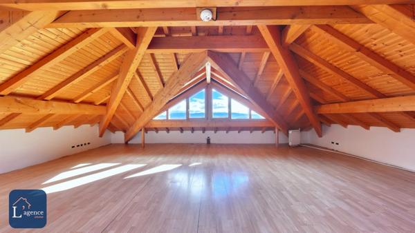 Grand appartement T2 Dernier étage Place de parking