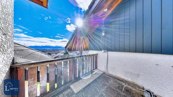 Grand appartement T2 Dernier étage Place de parking