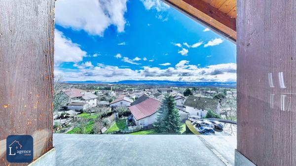 Grand appartement T2 Dernier étage Place de parking