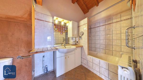 Grand appartement T2 Dernier étage Place de parking