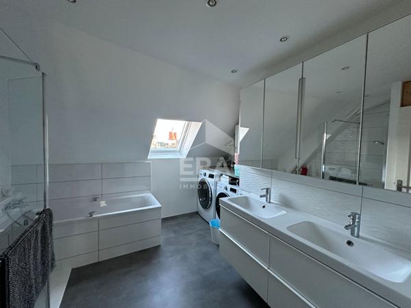 DEOLS - Au coeur du centre ville - Maison 150 m² h - 3 chambres, cour - cave.