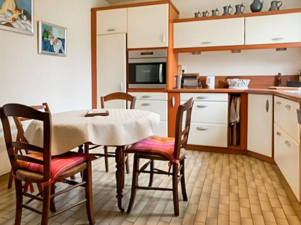 Maison de quartier entre ville et campagne