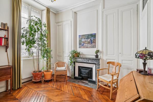 Lyon 2 – Quartier d'Ainay | Appartement 3 pièces de 58 m² au charme préservé