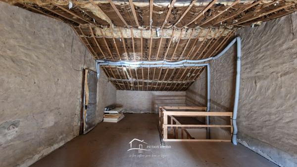 Maison de bourg spacieuse avec dépendances – Lusignan centre Lusignan (86600)