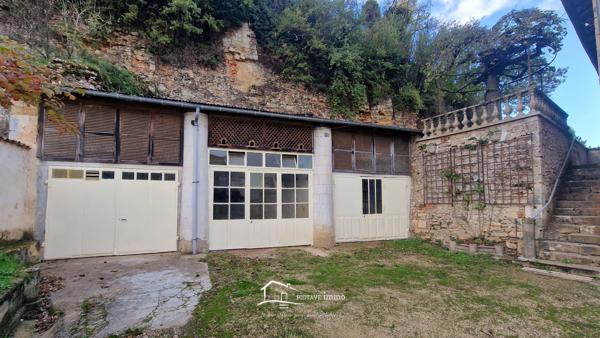 Maison de bourg spacieuse avec dépendances – Lusignan centre Lusignan (86600)