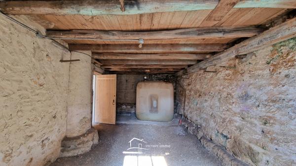 Maison de bourg spacieuse avec dépendances – Lusignan centre Lusignan (86600)
