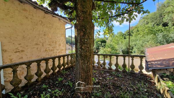Maison de bourg spacieuse avec dépendances – Lusignan centre Lusignan (86600)