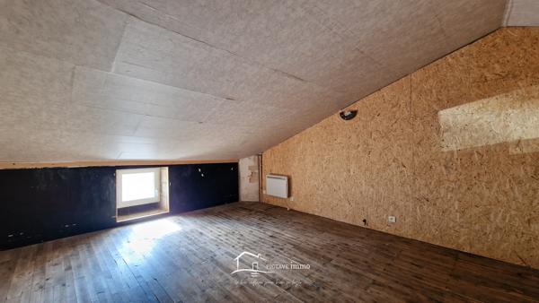 Maison de bourg spacieuse avec dépendances – Lusignan centre Lusignan (86600)