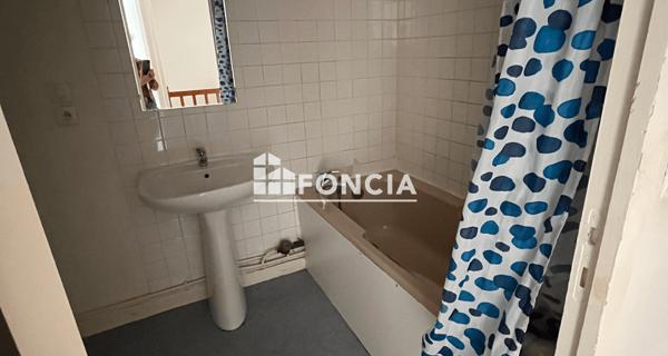 Location Appartement 3 pièces 65.58 m² - Charlieu 42190