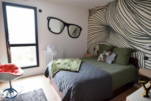 10 mn Gare LGV Pavillon contemporain avec garage, terrasse et terrain