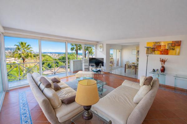 RARE. Superbe 5 pièces avec vue mer, master suite, résidence dominante. Tout à pied