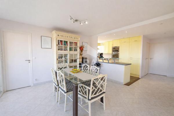 RARE. Superbe 5 pièces avec vue mer, master suite, résidence dominante. Tout à pied