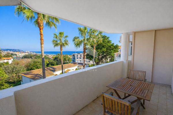 RARE. Superbe 5 pièces avec vue mer, master suite, résidence dominante. Tout à pied