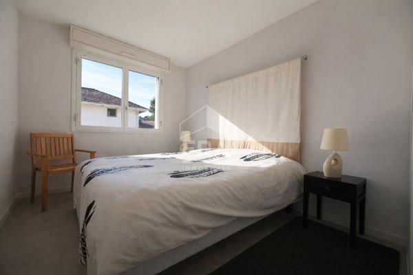 RARE. Superbe 5 pièces avec vue mer, master suite, résidence dominante. Tout à pied