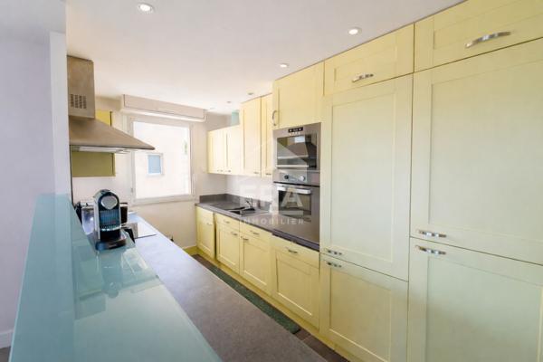 RARE. Superbe 5 pièces avec vue mer, master suite, résidence dominante. Tout à pied