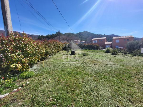 Terrain de 388m2 à bâtir sur l' Escale 04160 , hors lotissement.