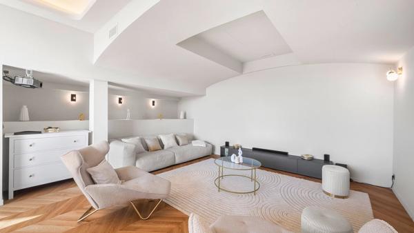 Propriété unique avec piscine et spa, dans un environnement paisible