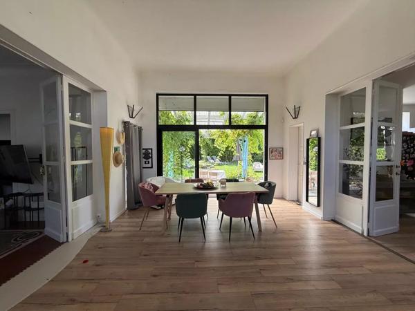 Belle maison de ville avec jardin privé