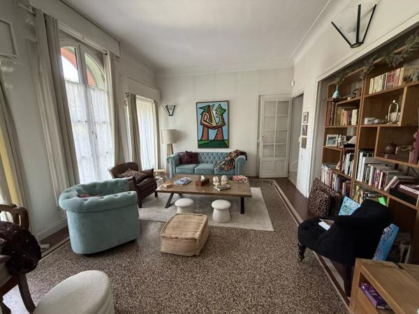 Belle maison de ville avec jardin privé