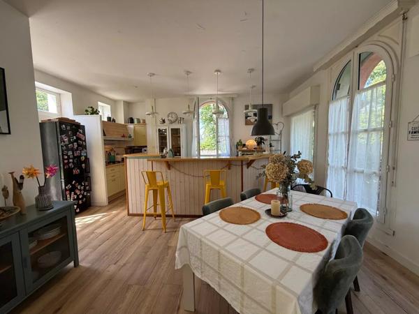 Belle maison de ville avec jardin privé