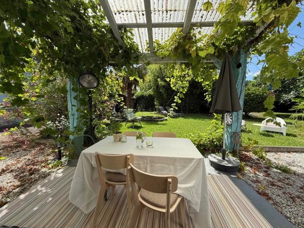 Belle maison de ville avec jardin privé