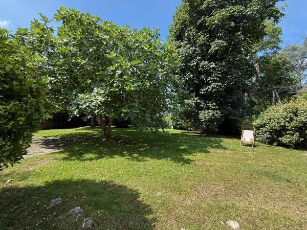 Belle maison de ville avec jardin privé
