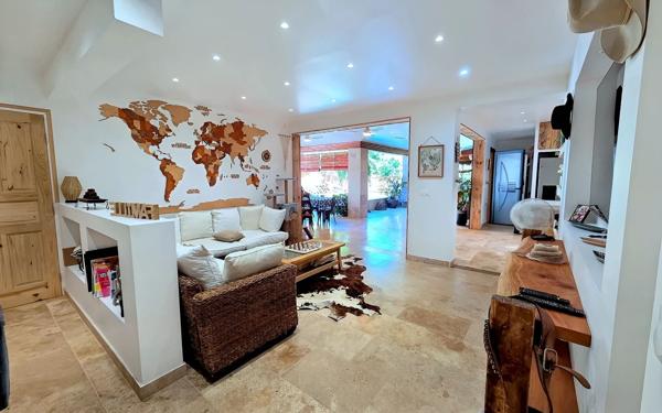 Maison à vendre    12 pièces •  Saint-François