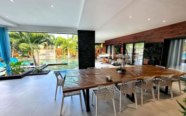 Maison à vendre    12 pièces •  Saint-François