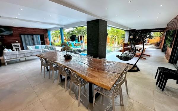 Maison à vendre    12 pièces •  Saint-François