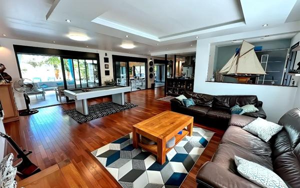 Maison à vendre    12 pièces •  Saint-François