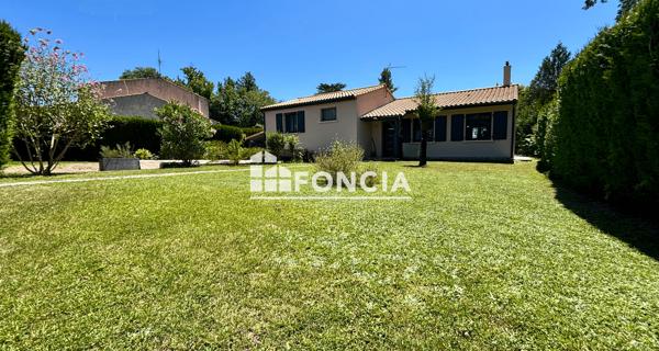 À vendre Maison 5 pièces 98.62 m² - Saintes 17100