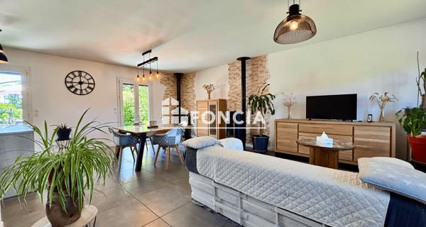 À vendre Maison 5 pièces 98.62 m² - Saintes 17100