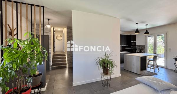 À vendre Maison 5 pièces 98.62 m² - Saintes 17100