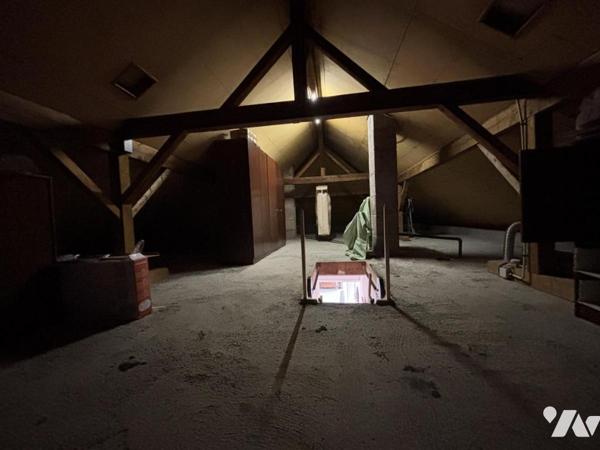 Maison 4 pièces (env. 96 m²) sur sous-sol complet, située dans un secteur résidentiel calme et prisé