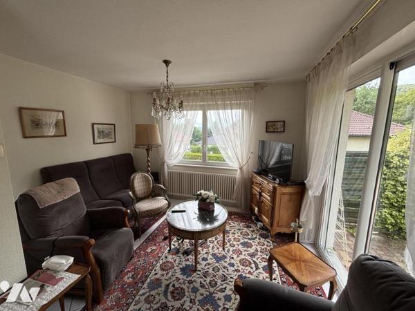 Maison 4 pièces (env. 96 m²) sur sous-sol complet, située dans un secteur résidentiel calme et prisé