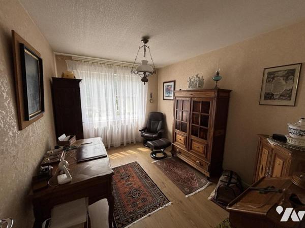 Maison 4 pièces (env. 96 m²) sur sous-sol complet, située dans un secteur résidentiel calme et prisé