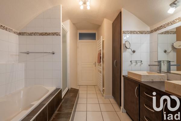 Appartement 5 pièces de 150 m² à Claix (38640)