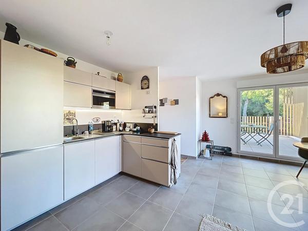 Appartement T3 à vendre  3 pièces - 65 m2 CAVALAIRE SUR MER - 83