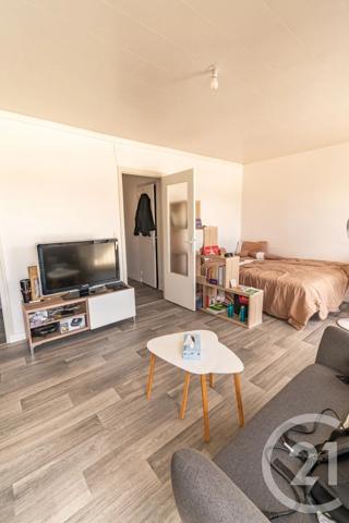 Appartement T1 à vendre  1 pièce - 30,75 m 2   LAVAL  - 53