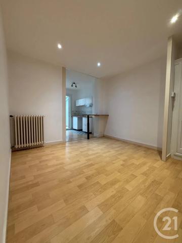 Appartement T1 à vendre  1 pièce - 30,75 m 2   LAVAL  - 53