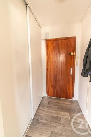 Appartement T1 à vendre  1 pièce - 30,75 m 2   LAVAL  - 53