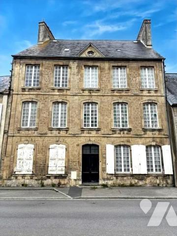 Charmant Hôtel Particulier du 18ème au Cœur de Valognes
