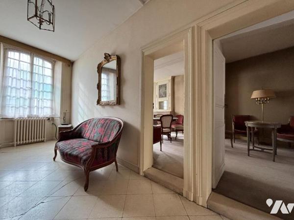 Charmant Hôtel Particulier du 18ème au Cœur de Valognes