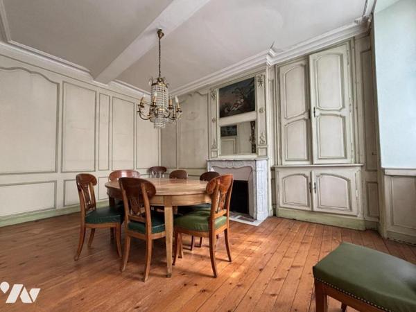 Charmant Hôtel Particulier du 18ème au Cœur de Valognes