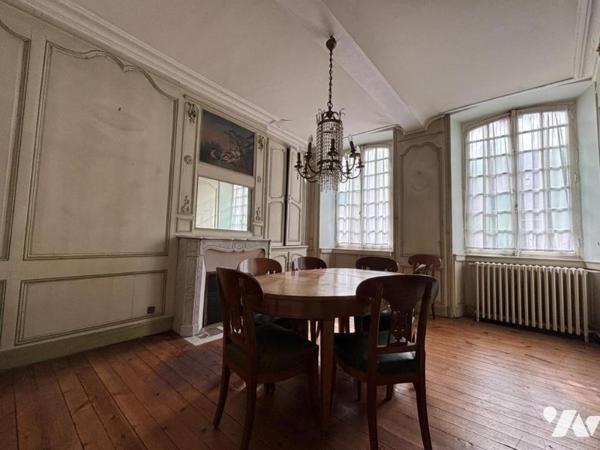 Charmant Hôtel Particulier du 18ème au Cœur de Valognes