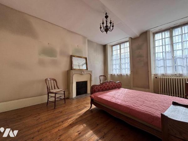 Charmant Hôtel Particulier du 18ème au Cœur de Valognes