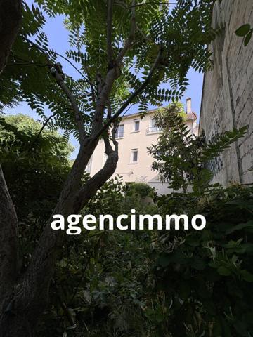 À vendre - Maison individuelle, 8 pièces située à Bagneux (92220)