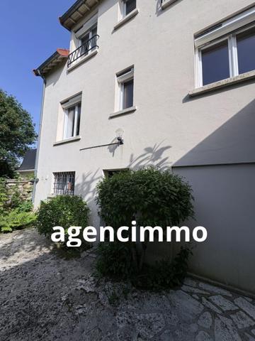 À vendre - Maison individuelle, 8 pièces située à Bagneux (92220)